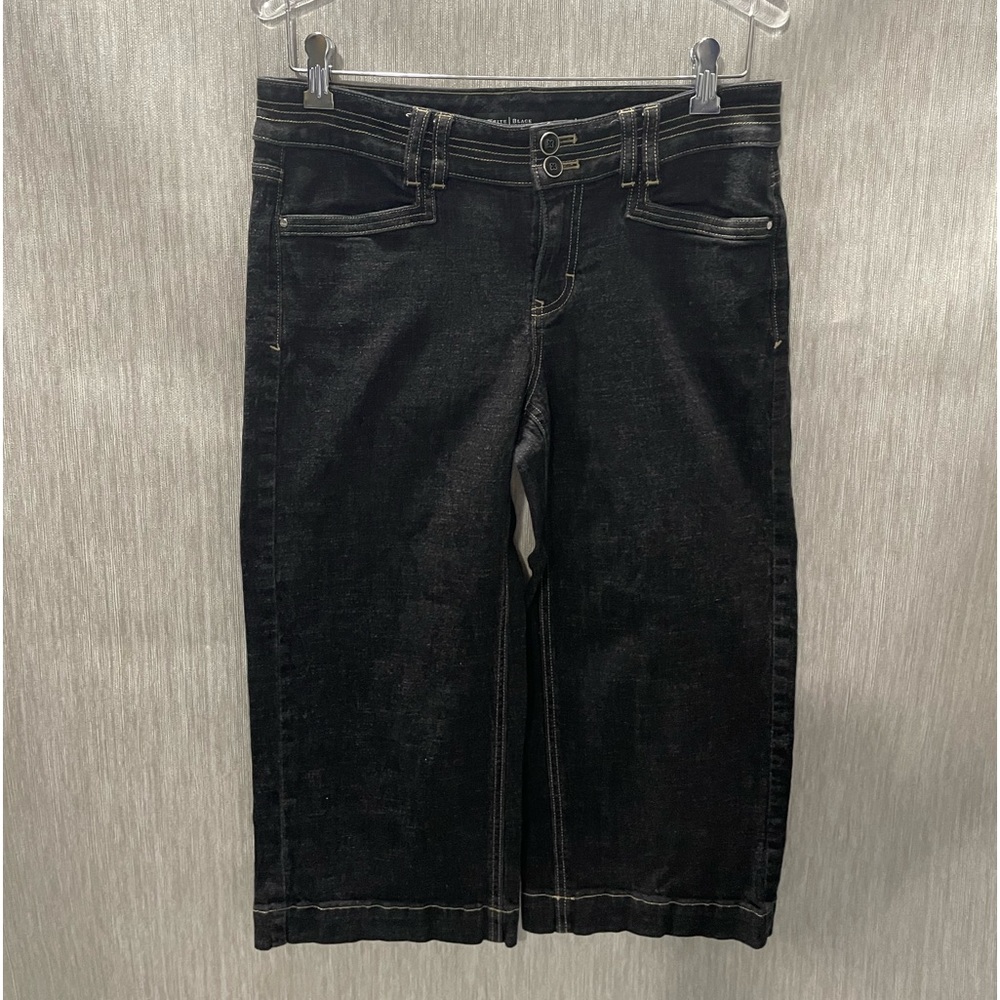 Capris size 6 White House black Market high rise everyday denim in black